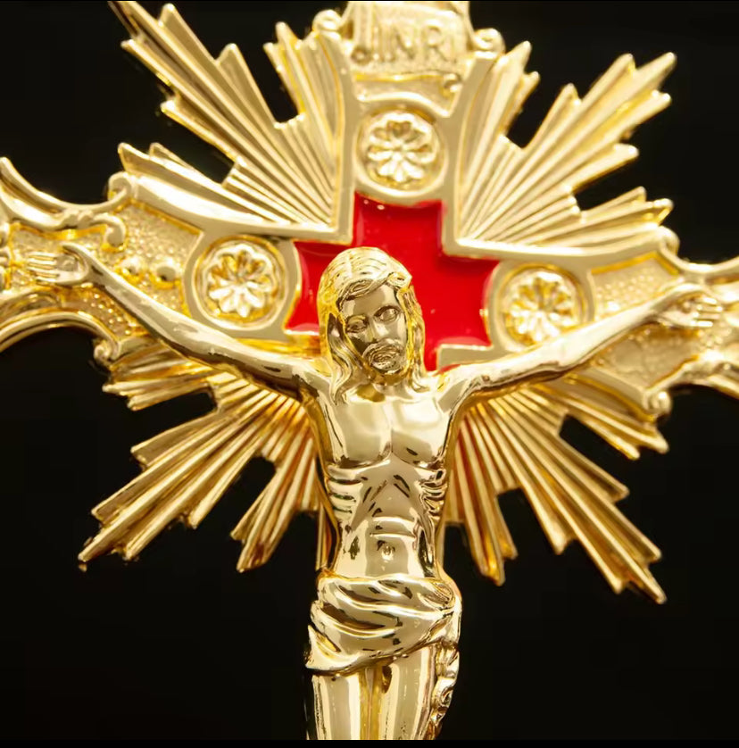 Kruisornament met gesneden patronen