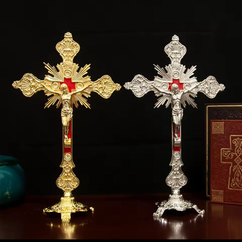 Kruisornament met gesneden patronen