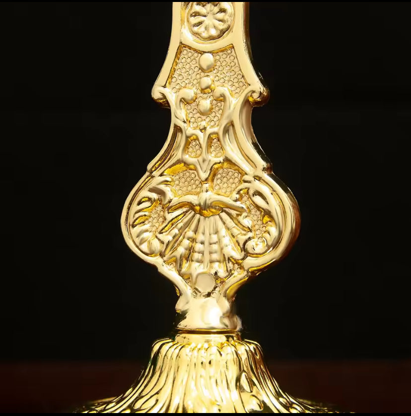 Kruisornament met gesneden patronen