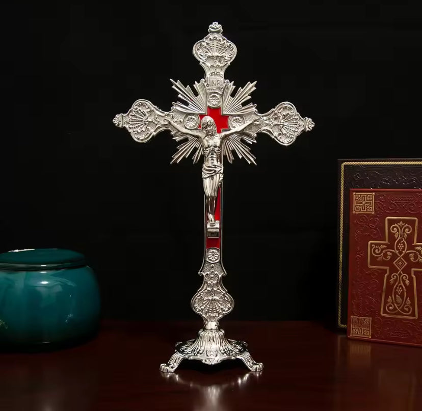 Kruisornament met gesneden patronen