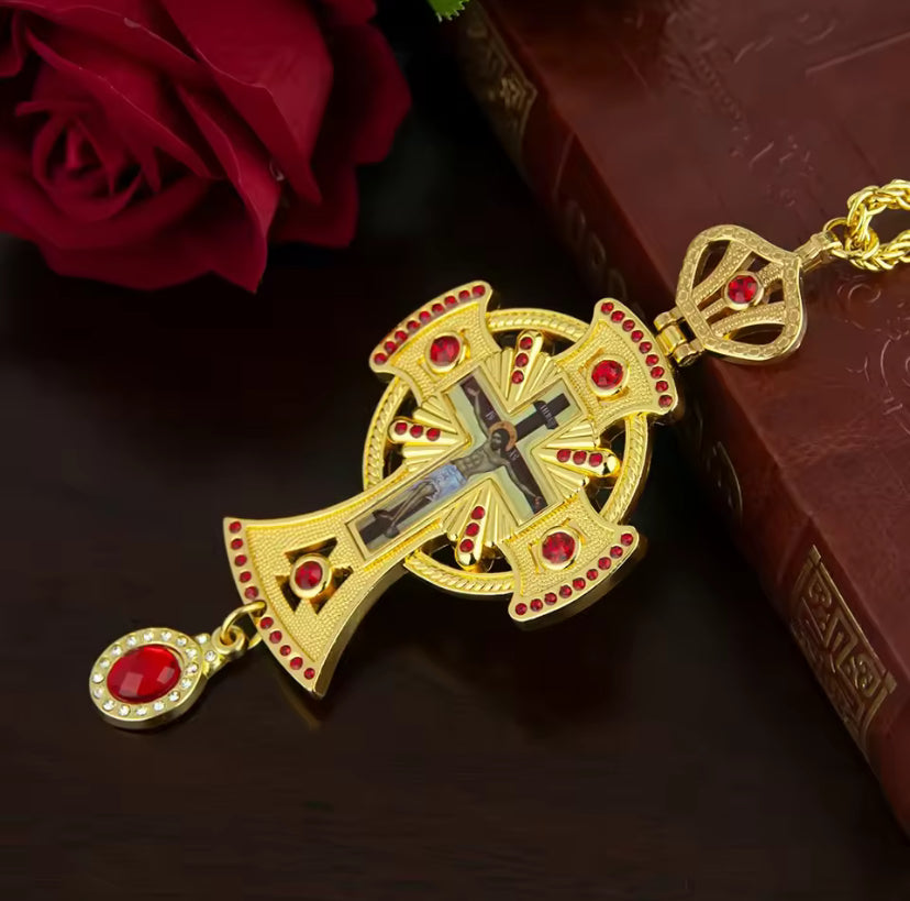 Bisschop’s borstkruisketting met uniek uithollingsproces