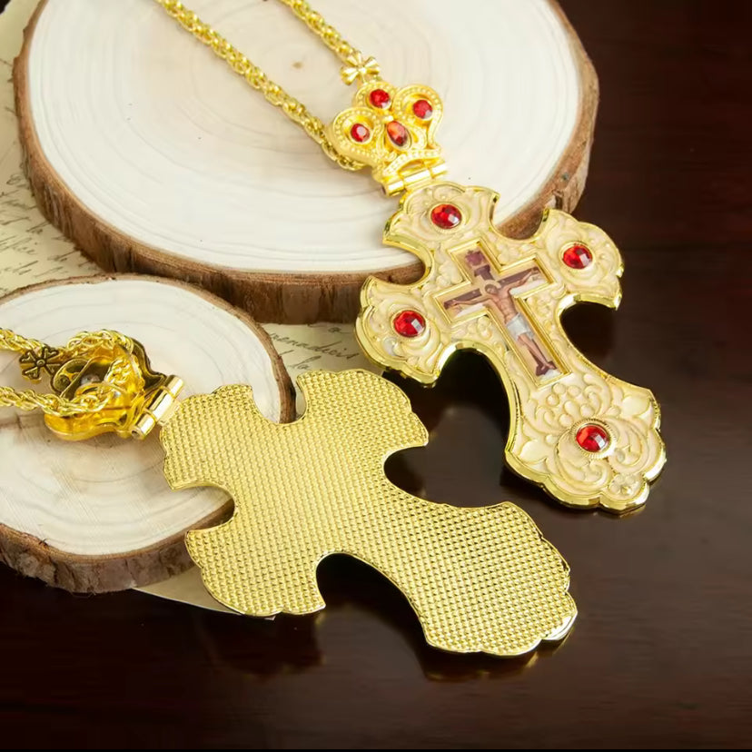 Kruisketting met edelstenen