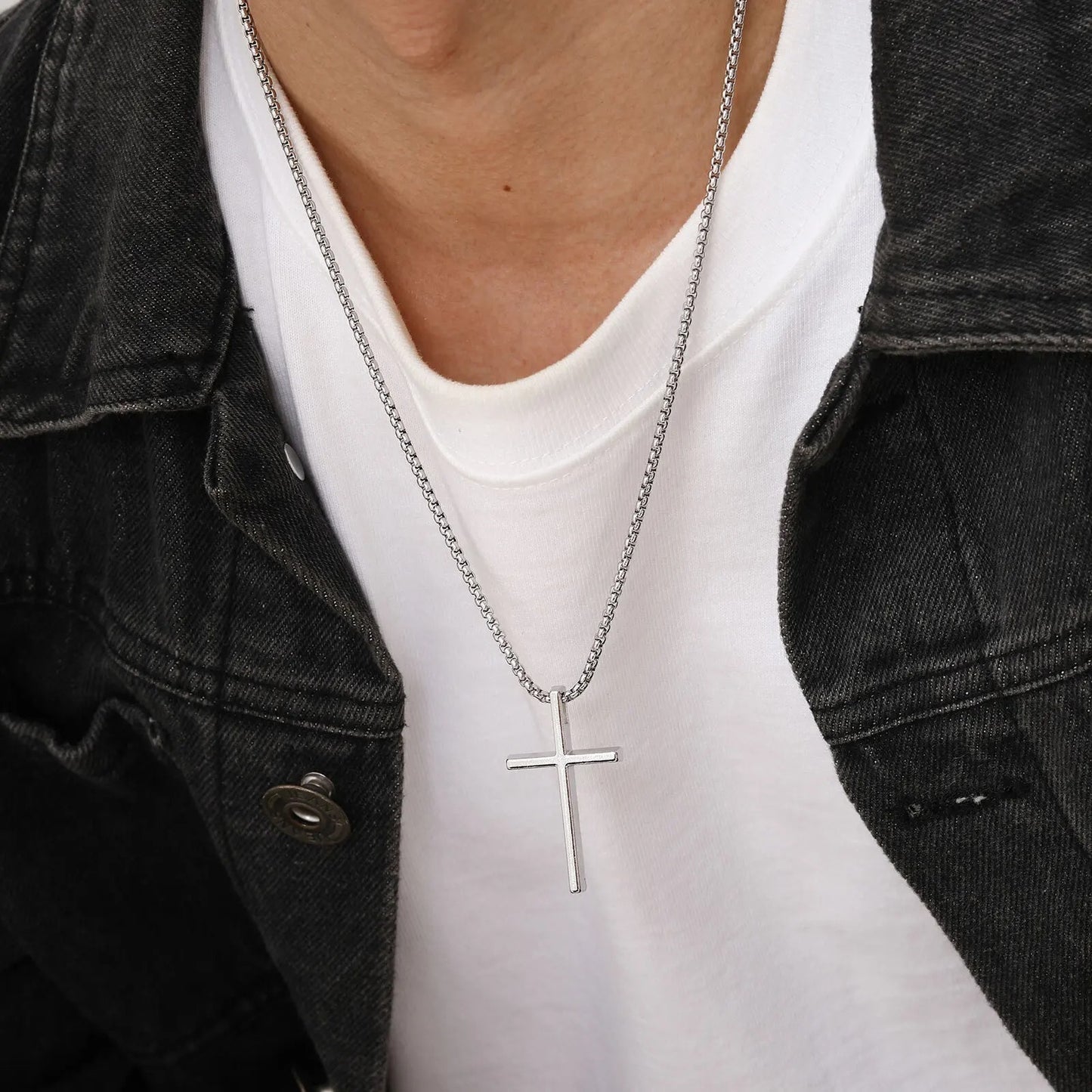 zilverkleurige metalen effen kruishanger