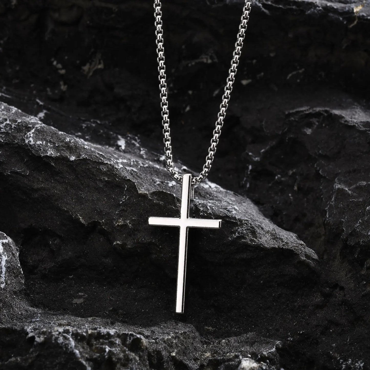 zilverkleurige metalen effen kruishanger