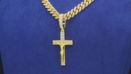 luxe DVVS Bagueette Moissanite Jezus Charm